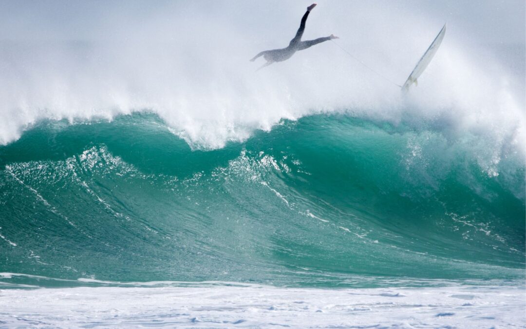Angst nach Surfunfall Surfer fällt von einer grossen Welle